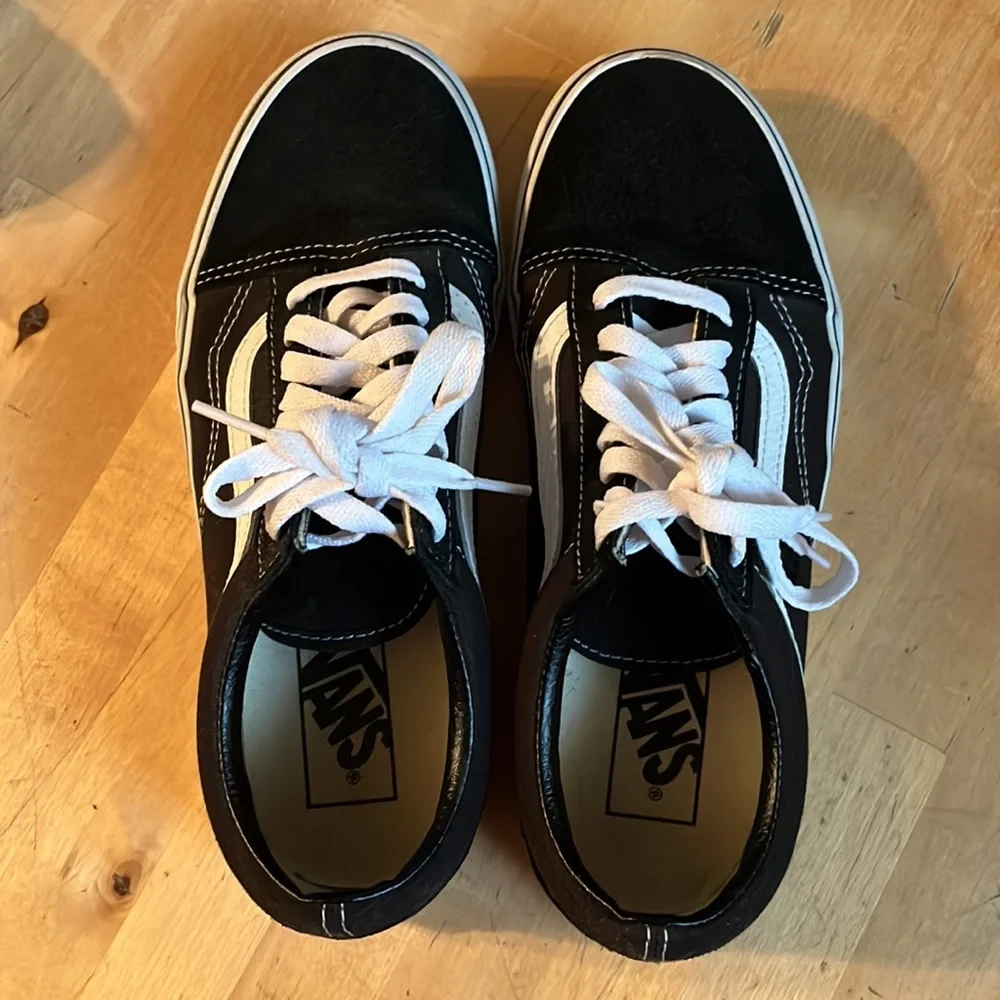 Vans - Picture 3 of 8
